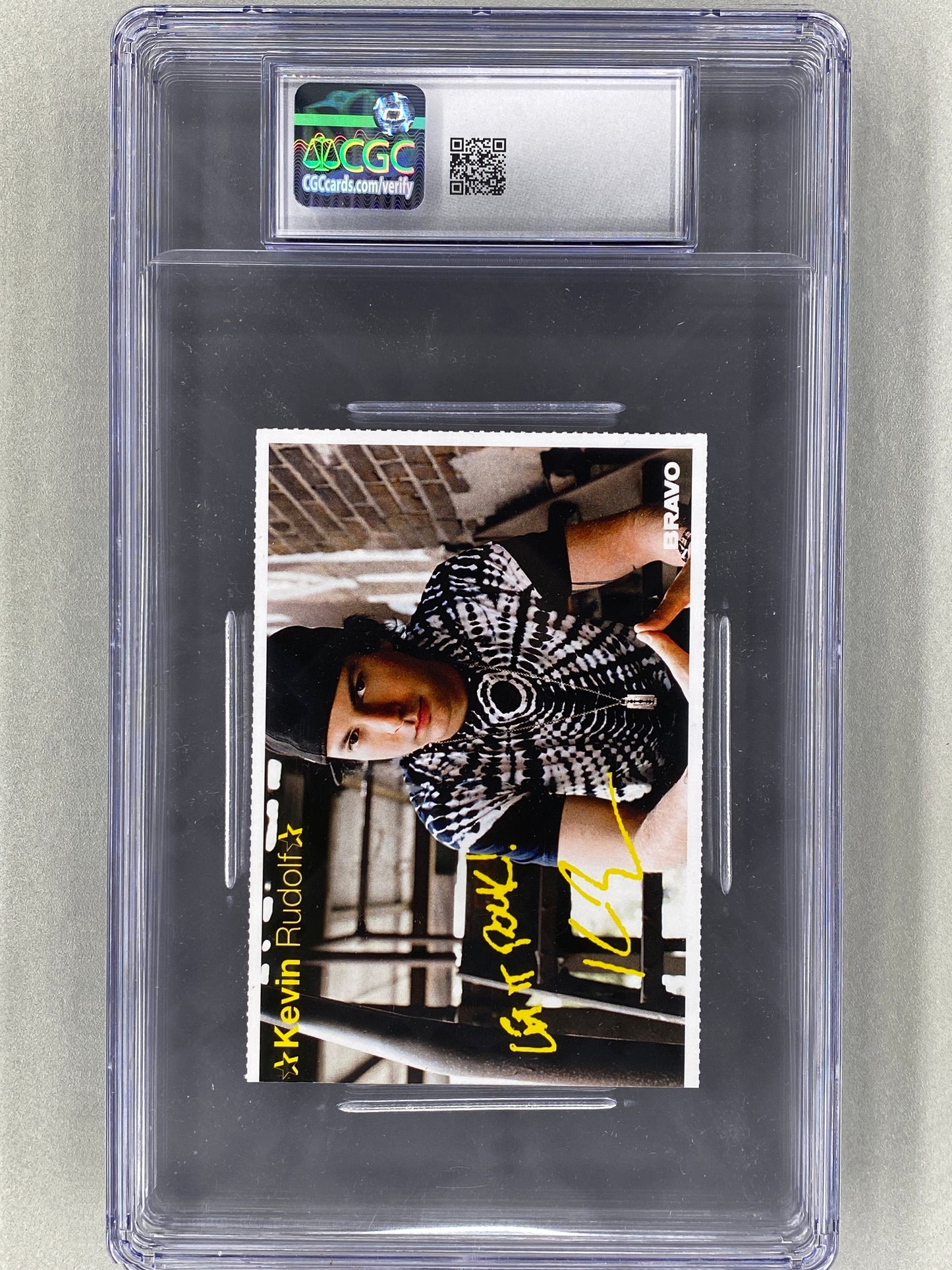 2009 Bravo Nr 12 Taylor Swift / Kevin Rudolph Autogrammkarten (Germany) CGC 9 Pop 1 (Music)