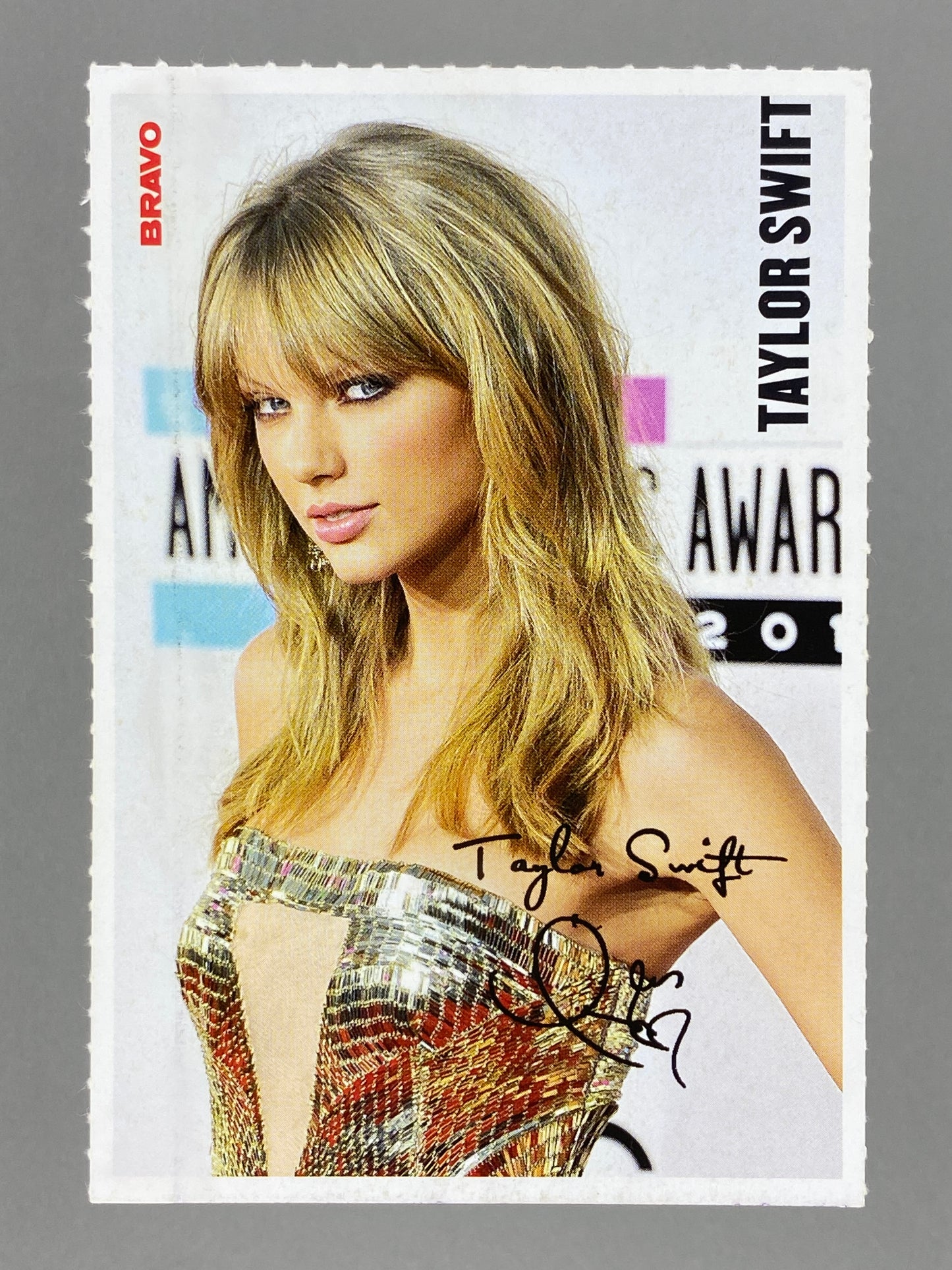 2013 Bravo Taylor Swift / Kat Dennings Karta s Avtograf (Bulgaria) (Music)