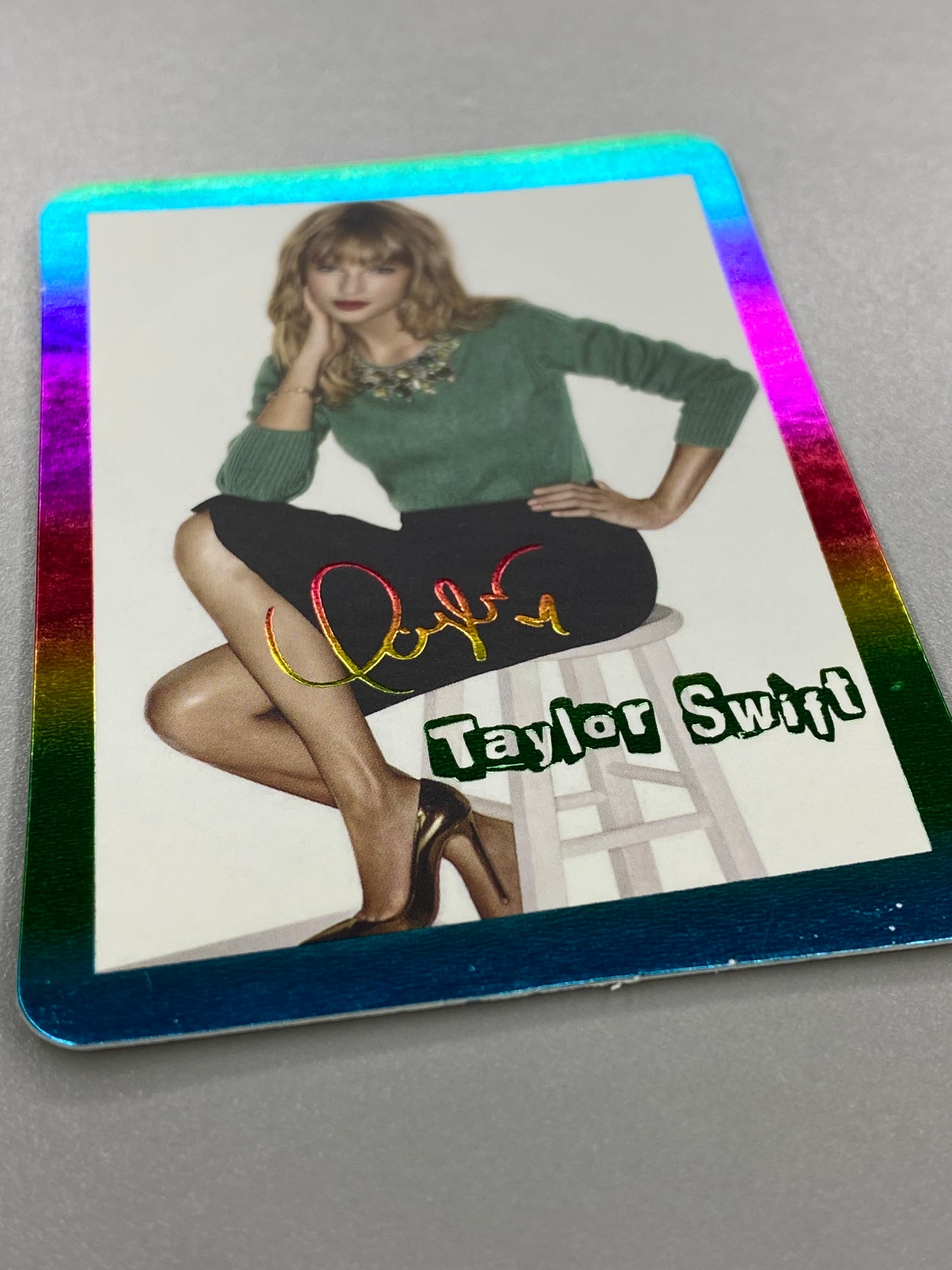 c 2012-2014 Yes! Card #10861 Taylor Swift Rainbow Metal Hong Kong (Music)