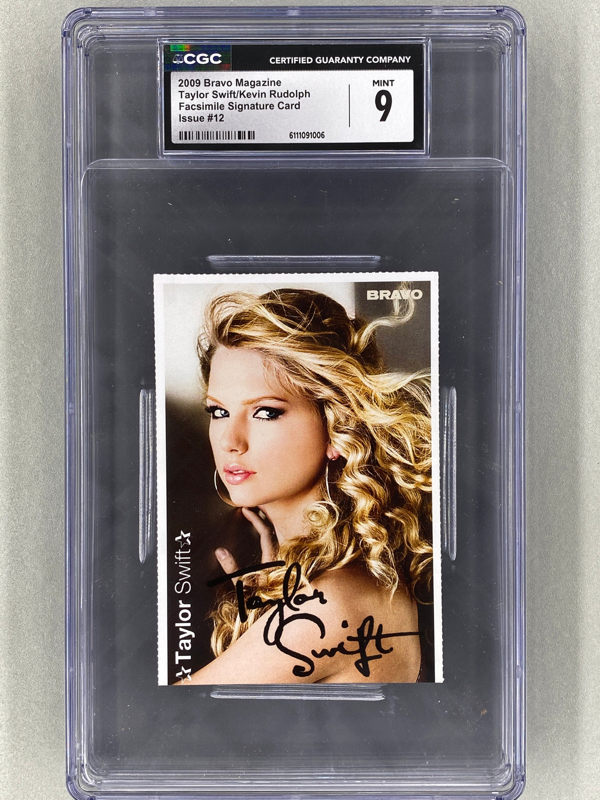 2009 Bravo Nr 12 Taylor Swift / Kevin Rudolph Autogrammkarten (Germany) CGC 9 Pop 1 (Music)