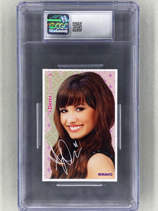 2009 Bravo Nr 2 Selena Gomez / Demi Lovato Autogrammkarten (Germany) CGC 5.5 Pop 1 (Music)