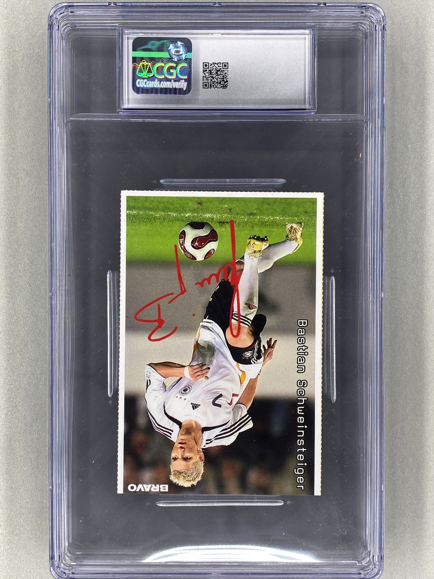 2007 Bravo Nr 46 Avril Lavigne / Schweinsteiger Autogrammkarten (Germany) CGC 6 Pop 1 (Music)