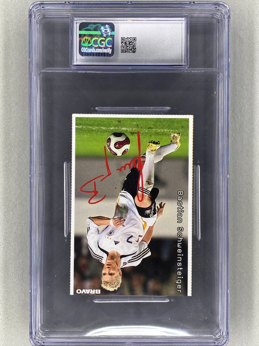 2007 Bravo Nr 46 Avril Lavigne / Schweinsteiger Autogrammkarten (Germany) CGC 6 Pop 1 (Music)