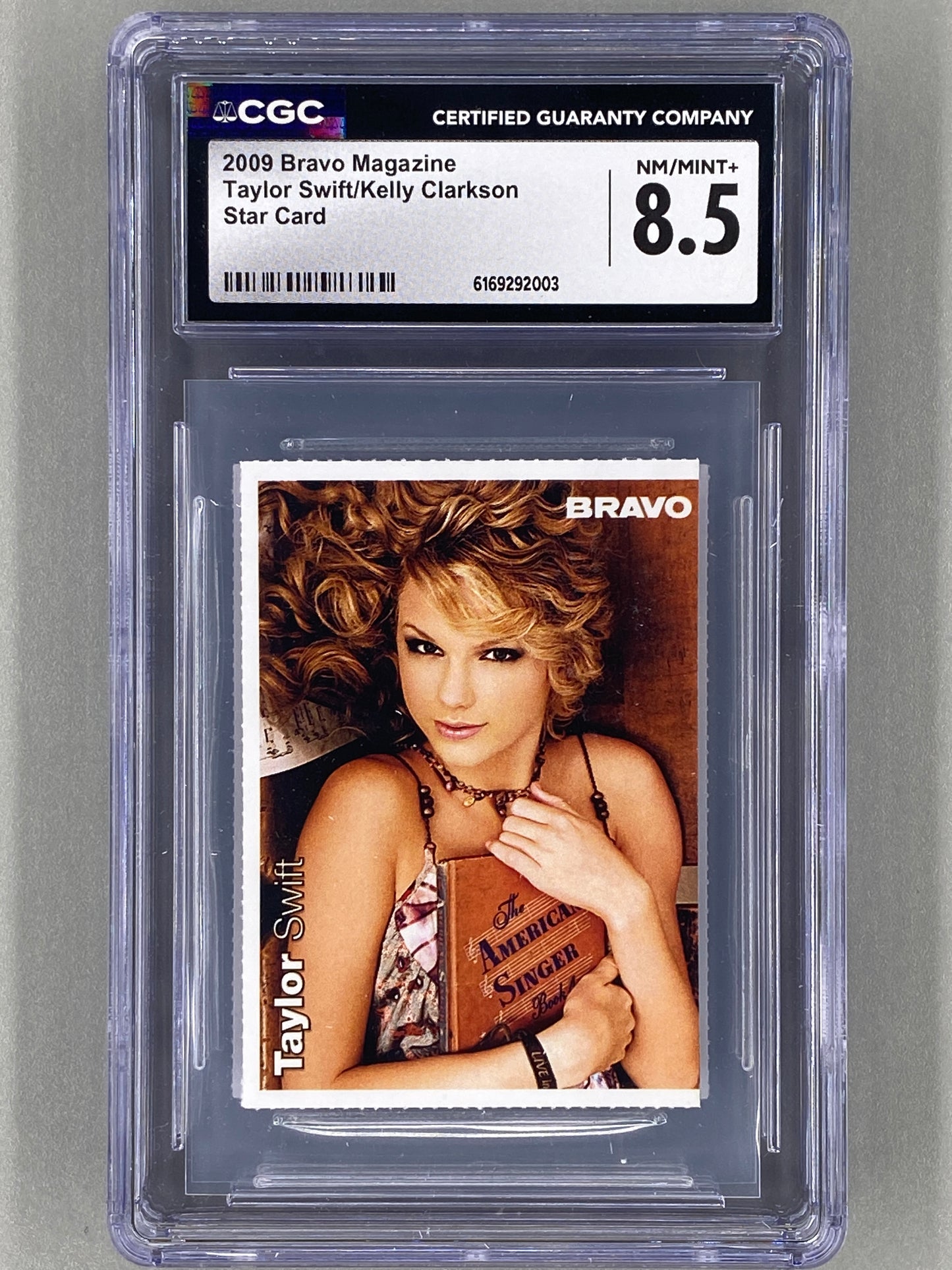 2009 Bravo Taylor Swift / Kelly Clarkson Star Card (Germany) CGC 8.5 Pop 1 (Music)
