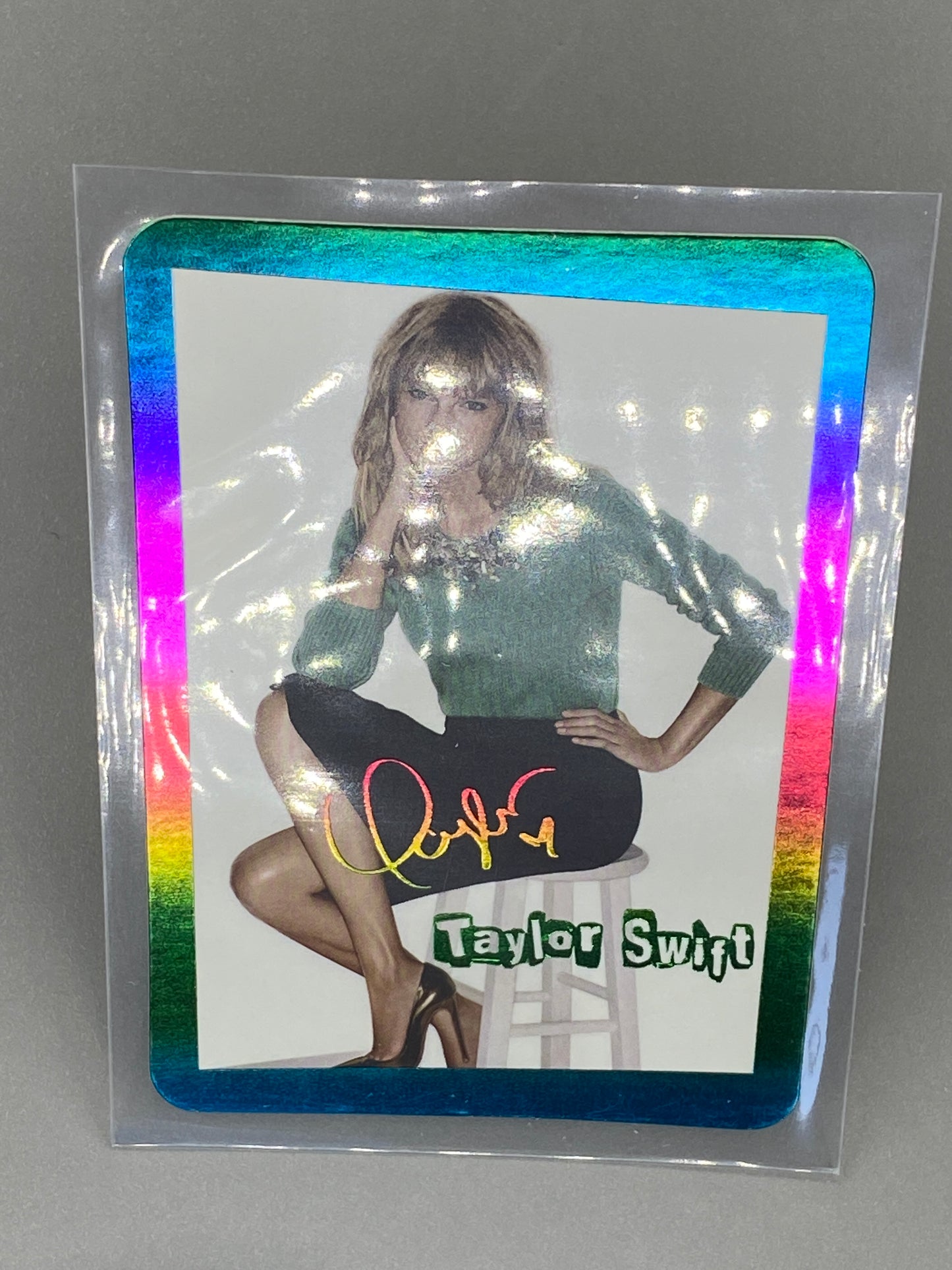 c 2012-2014 Yes! Card #10861 Taylor Swift Rainbow Variation Hong Kong